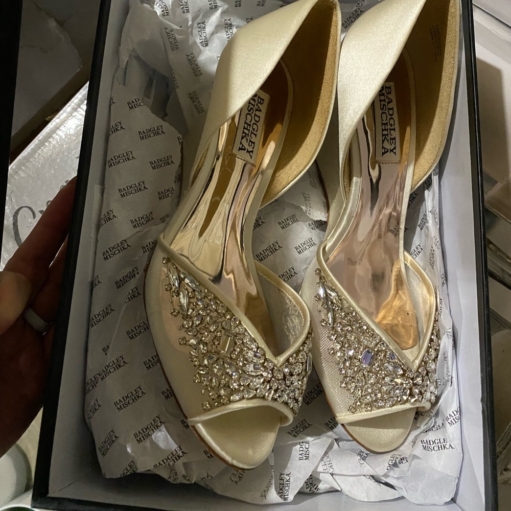 badgley mischka wedges